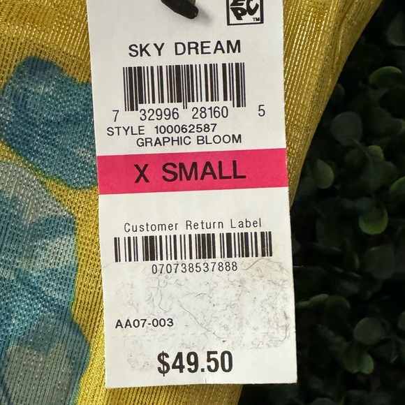 BAR III METALLIC SHEEN SKY DREAM CAMISOLE/TANK - Picture 7 of 7